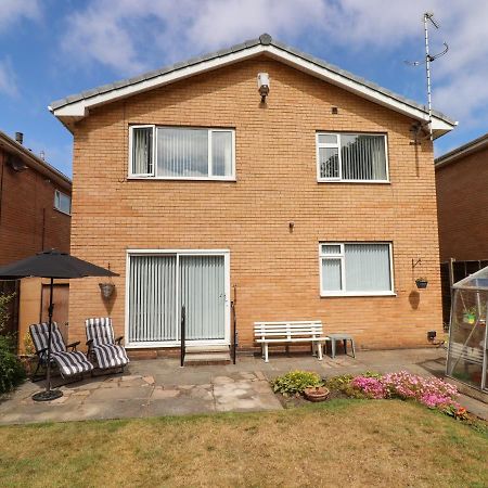 Spring Close Southport Exterior photo